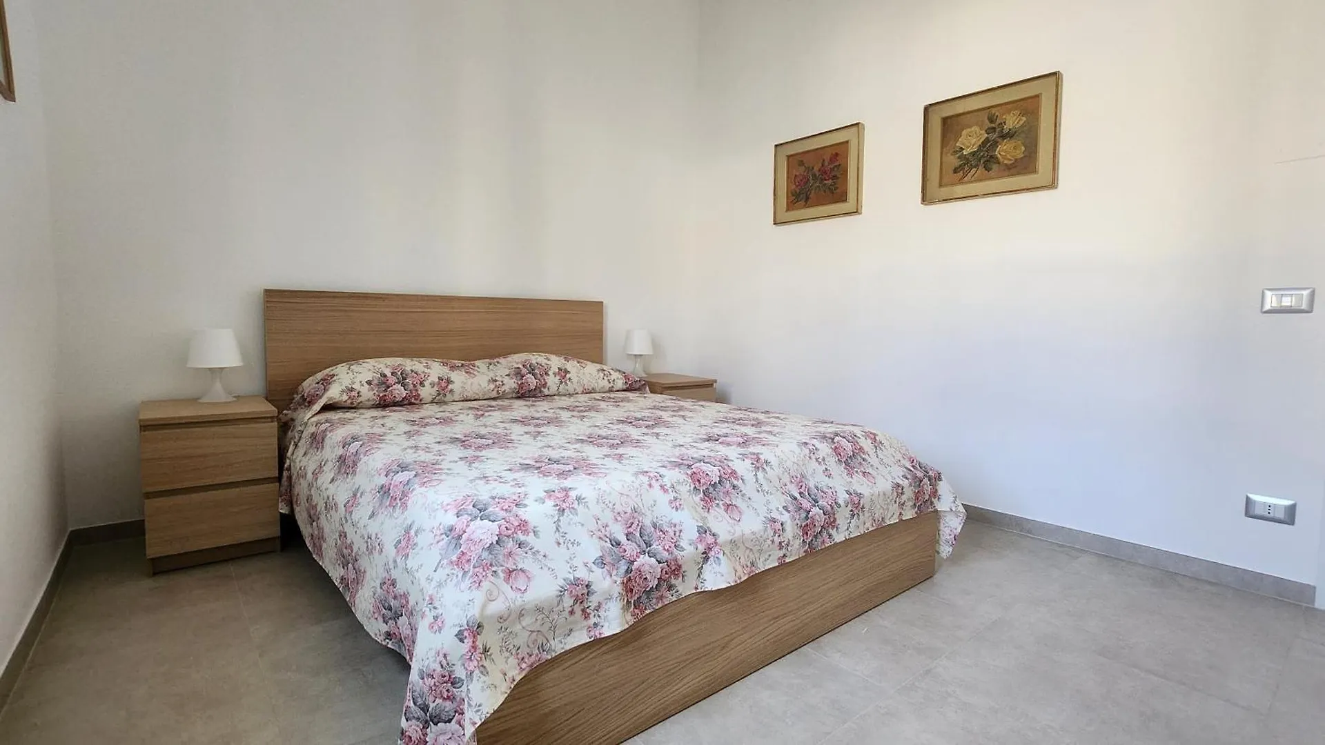 Aurora Rooms - Affitti Brevi Italia contacts